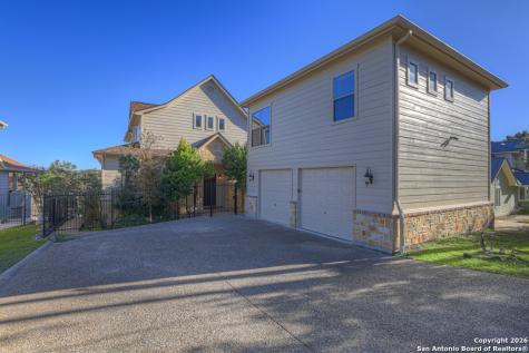 1745 W Lakeside Canyon Lake TX 78133