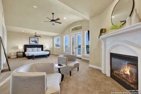 1745 W Lakeside Canyon Lake TX 78133