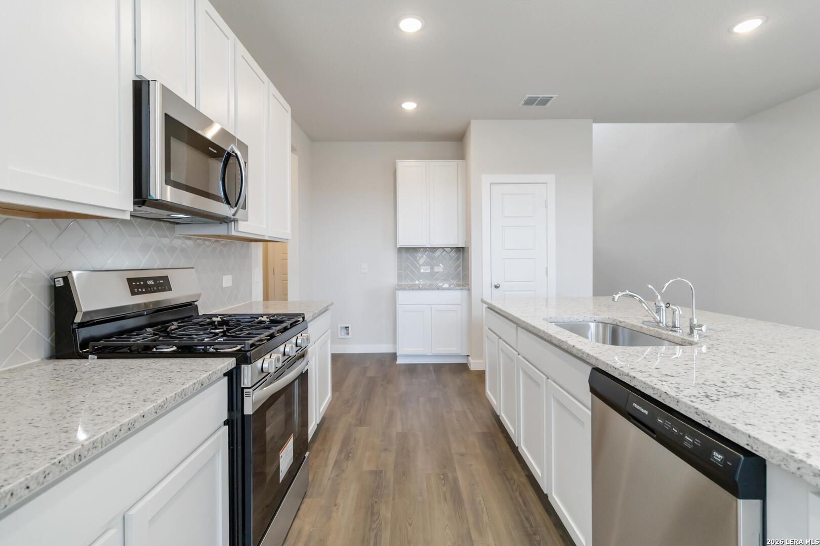 6122 Quiet Oak Place San Antonio TX 78219