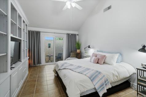 16202 Avenida Del Luna San Antonio TX 78232