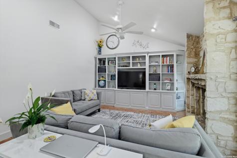 16202 Avenida Del Luna San Antonio TX 78232