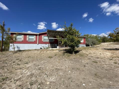 538 County Road 4510 Hondo TX 78861