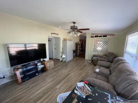 538 County Road 4510 Hondo TX 78861