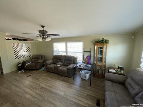538 County Road 4510 Hondo TX 78861
