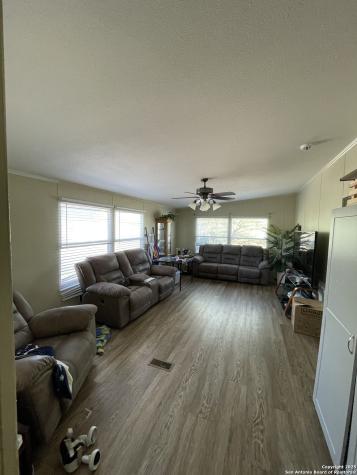 538 County Road 4510 Hondo TX 78861