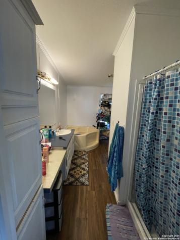 538 County Road 4510 Hondo TX 78861