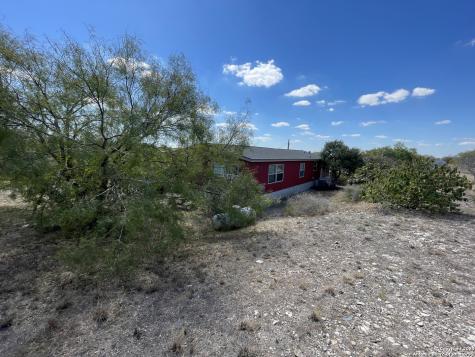 538 County Road 4510 Hondo TX 78861