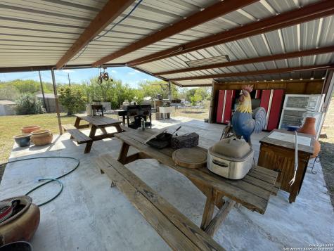 538 County Road 4510 Hondo TX 78861