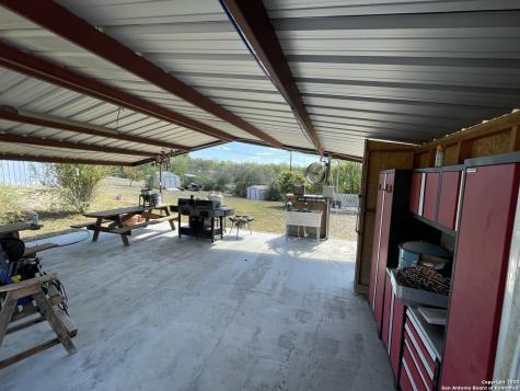 538 County Road 4510 Hondo TX 78861