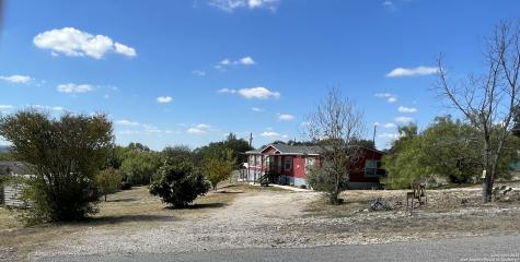 538 County Road 4510 Hondo TX 78861