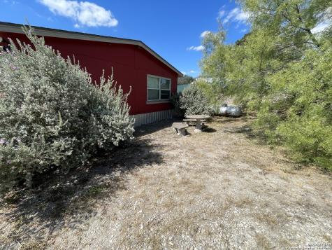 538 County Road 4510 Hondo TX 78861