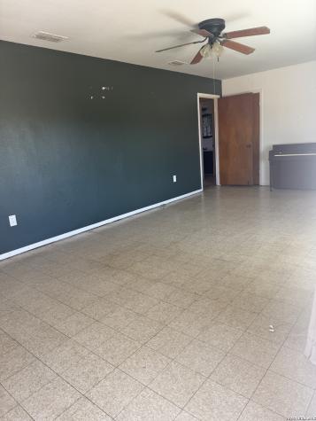 1325 Sh-80 Karnes TX 78118