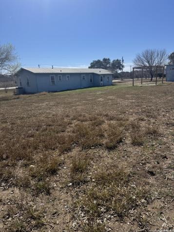 1325 Sh-80 Karnes TX 78118