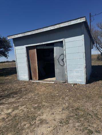 1325 Sh-80 Karnes TX 78118
