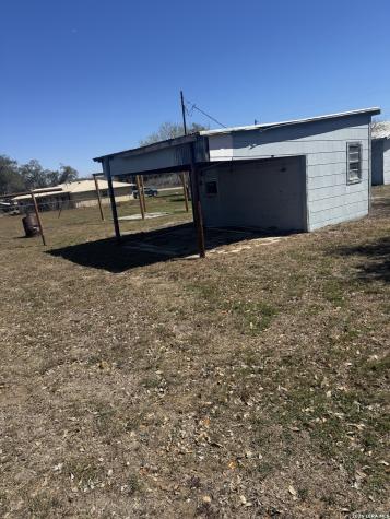 1325 Sh-80 Karnes TX 78118