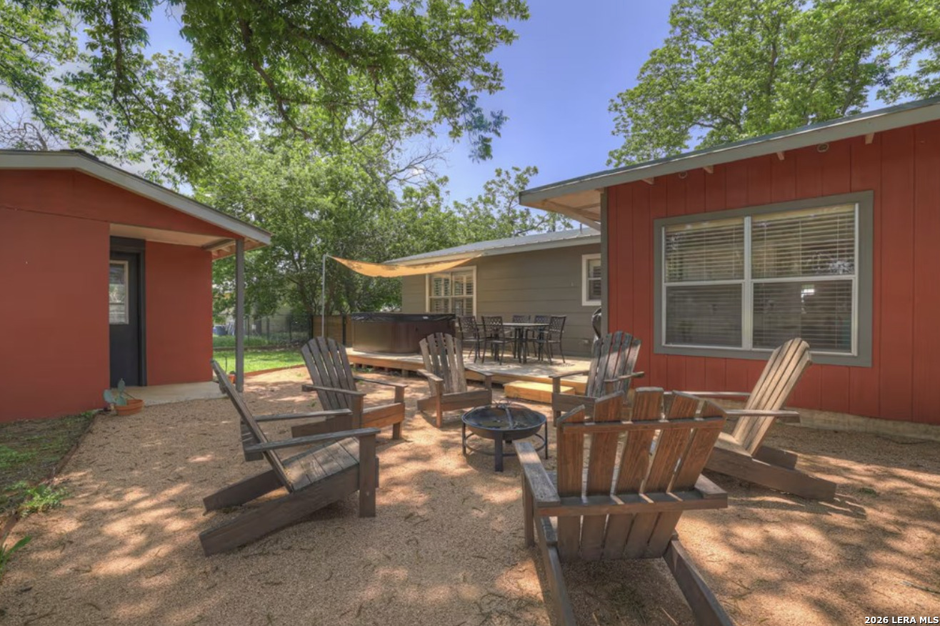 112 W Mulberry Street Fredericksburg TX 78624