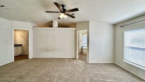 1545 County Road 665 Devine TX 78016