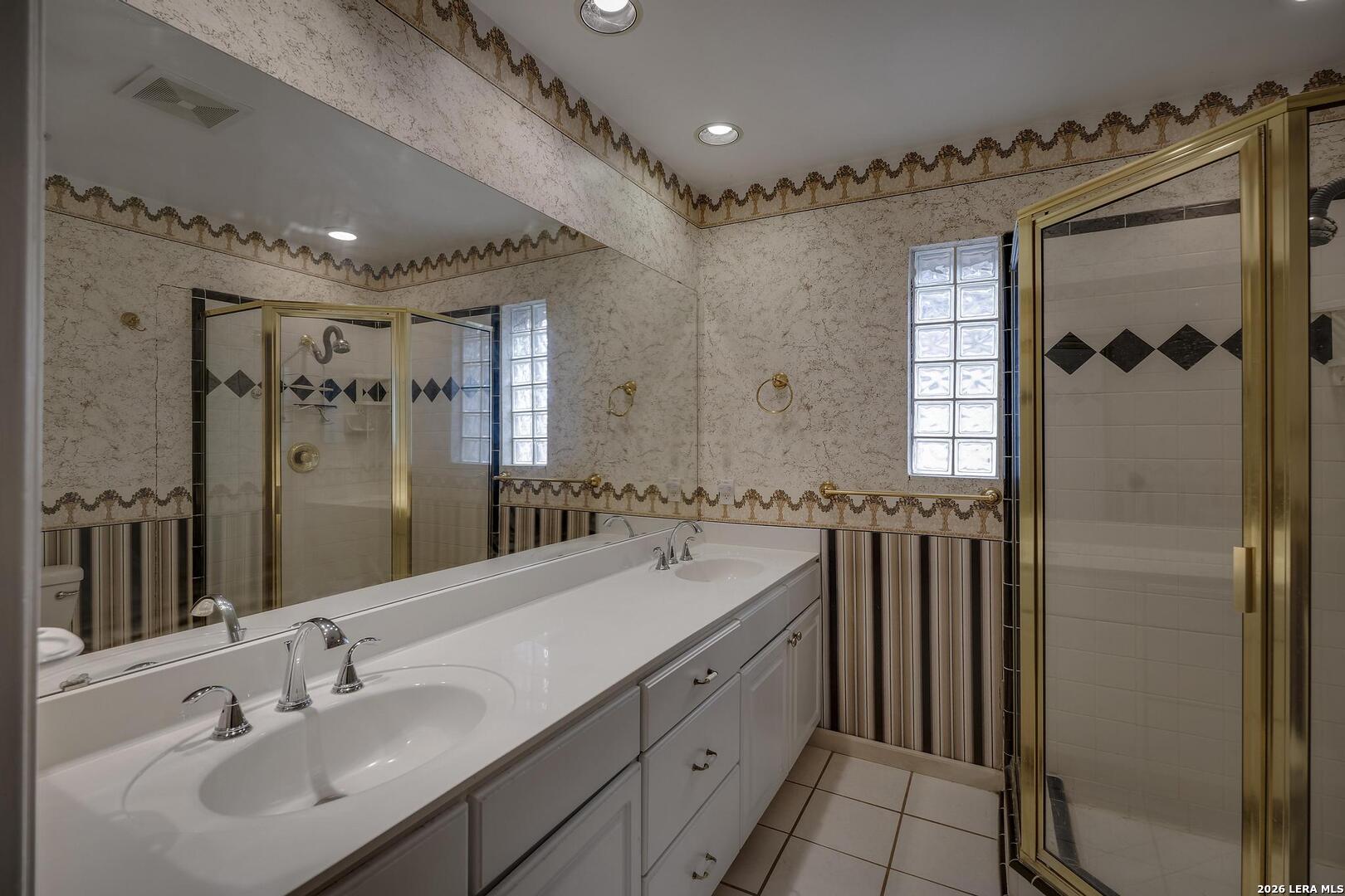 602 Moorside Windcrest TX 78239