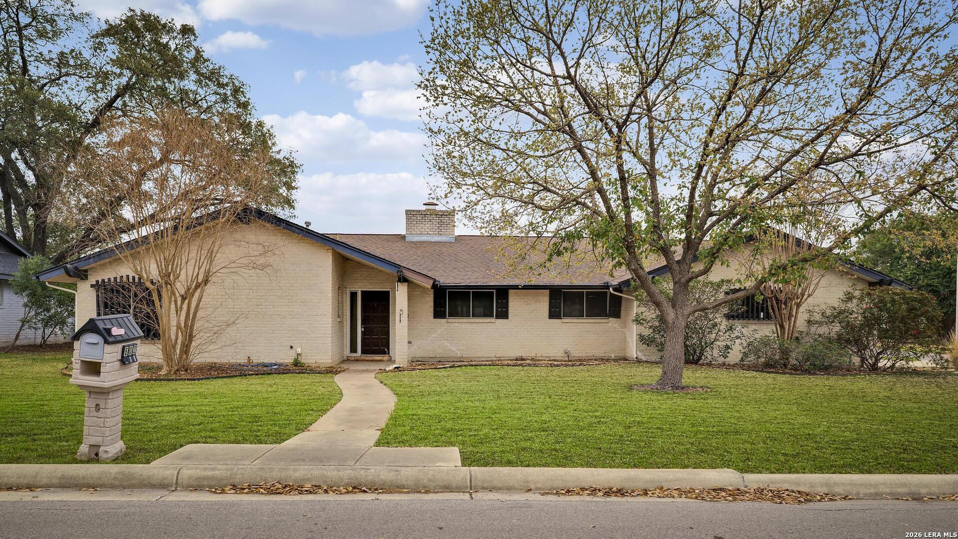 602 Moorside Windcrest TX 78239