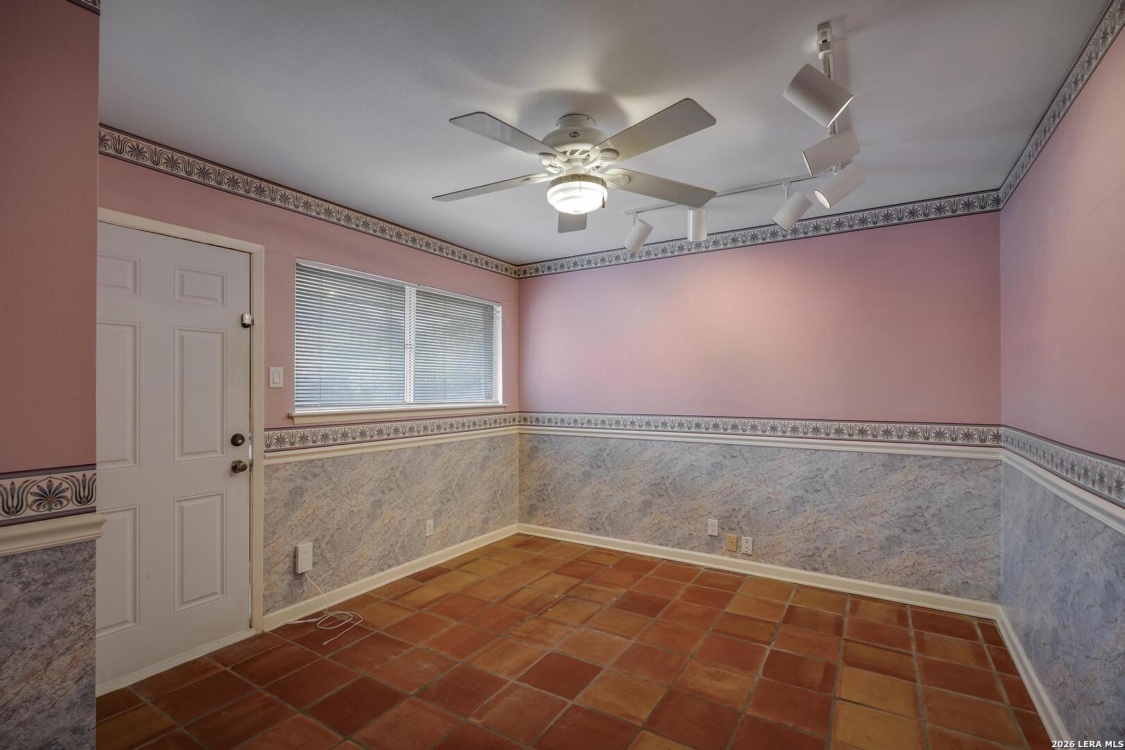 602 Moorside Windcrest TX 78239