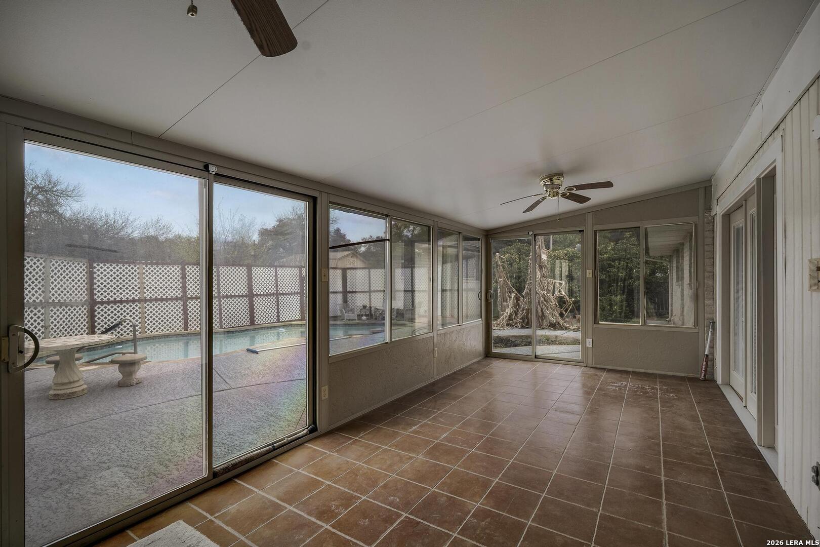 602 Moorside Windcrest TX 78239