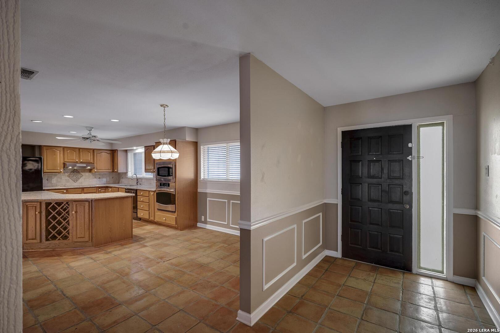 602 Moorside Windcrest TX 78239