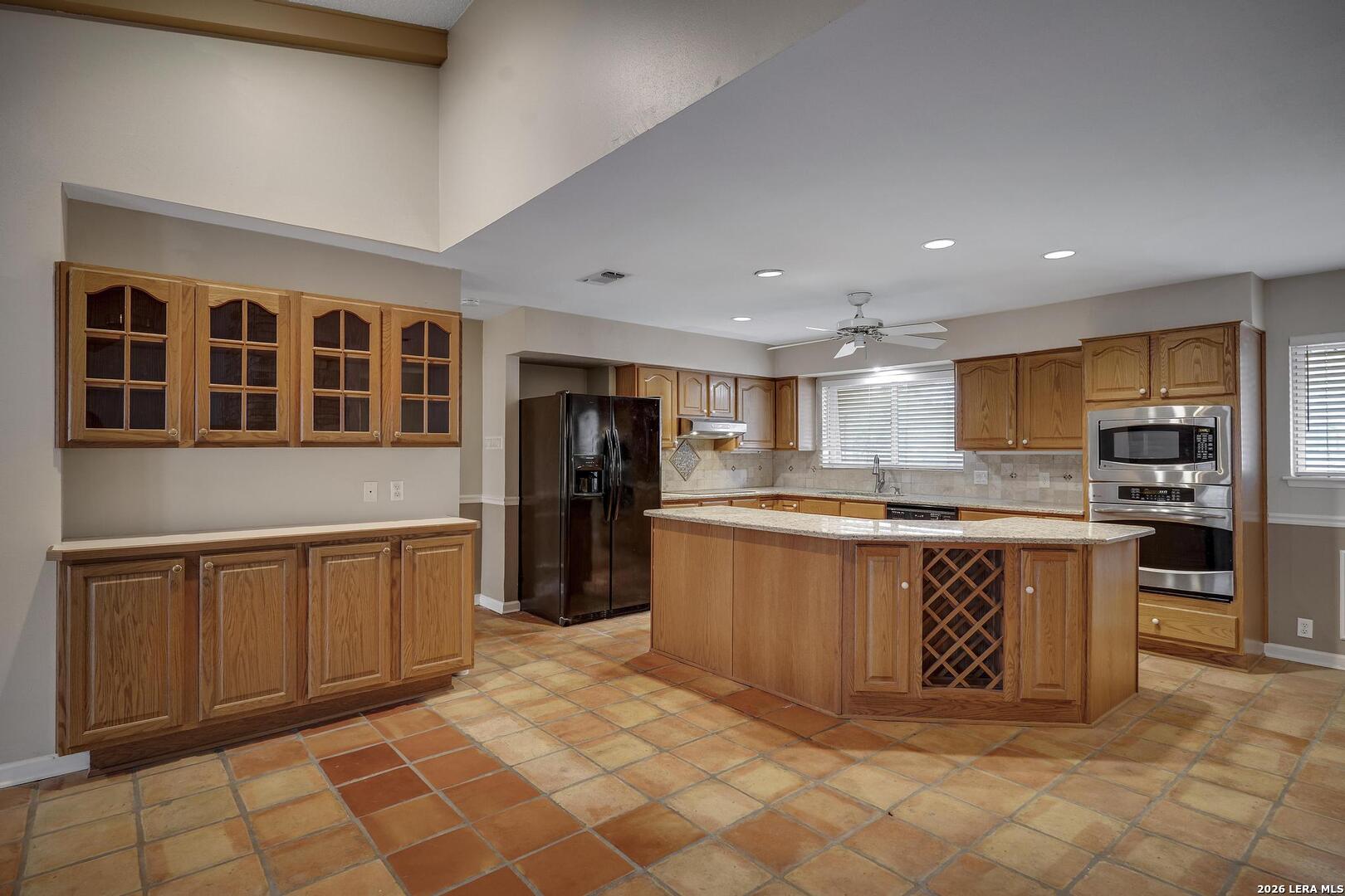 602 Moorside Windcrest TX 78239