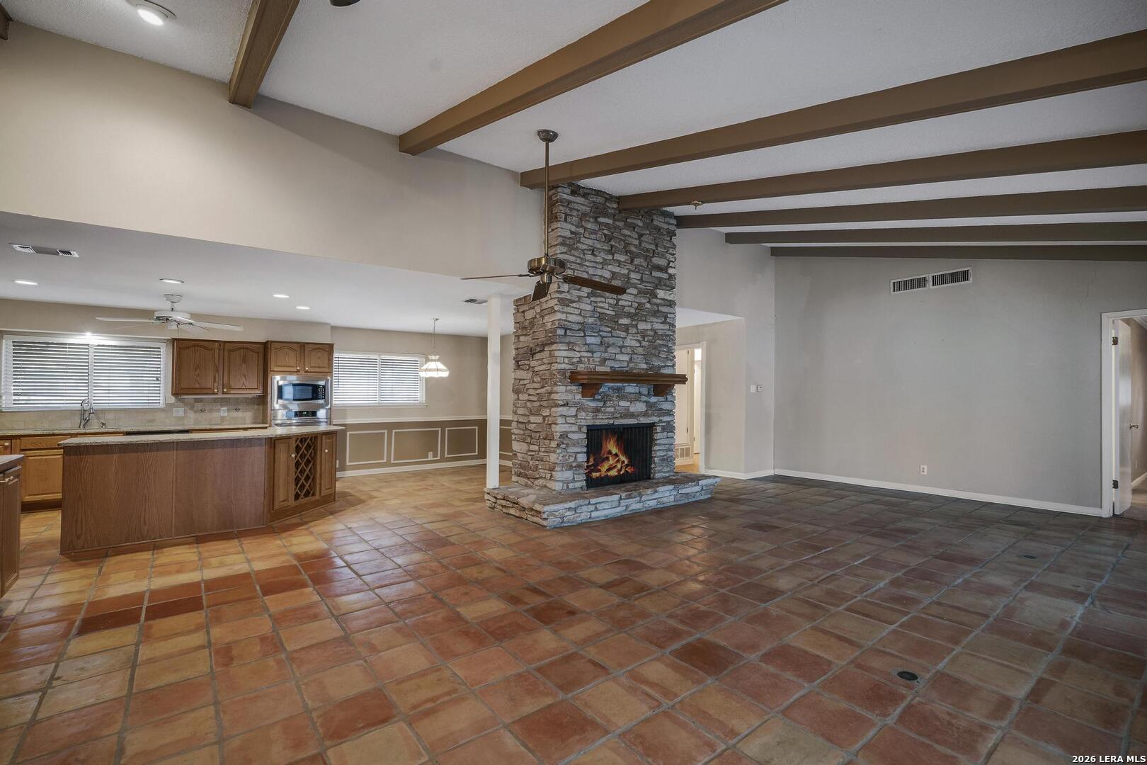 602 Moorside Windcrest TX 78239