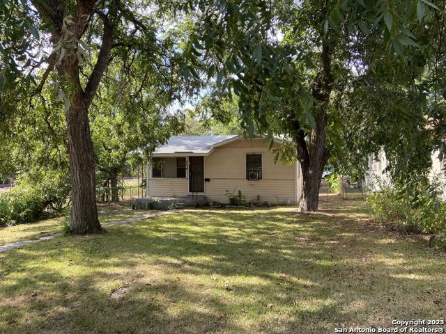 734 W Woodlawn Avenue San Antonio TX 78212