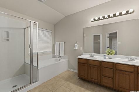 806 Point Valley San Antonio TX 78253