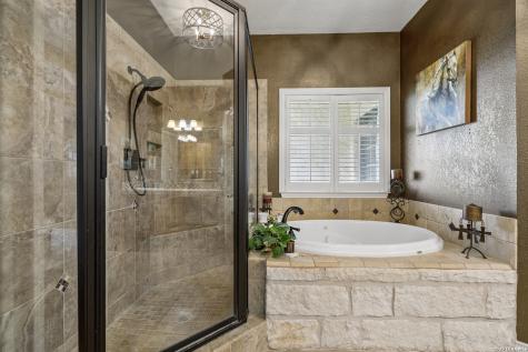 700 County Road 544 Hondo TX 78861
