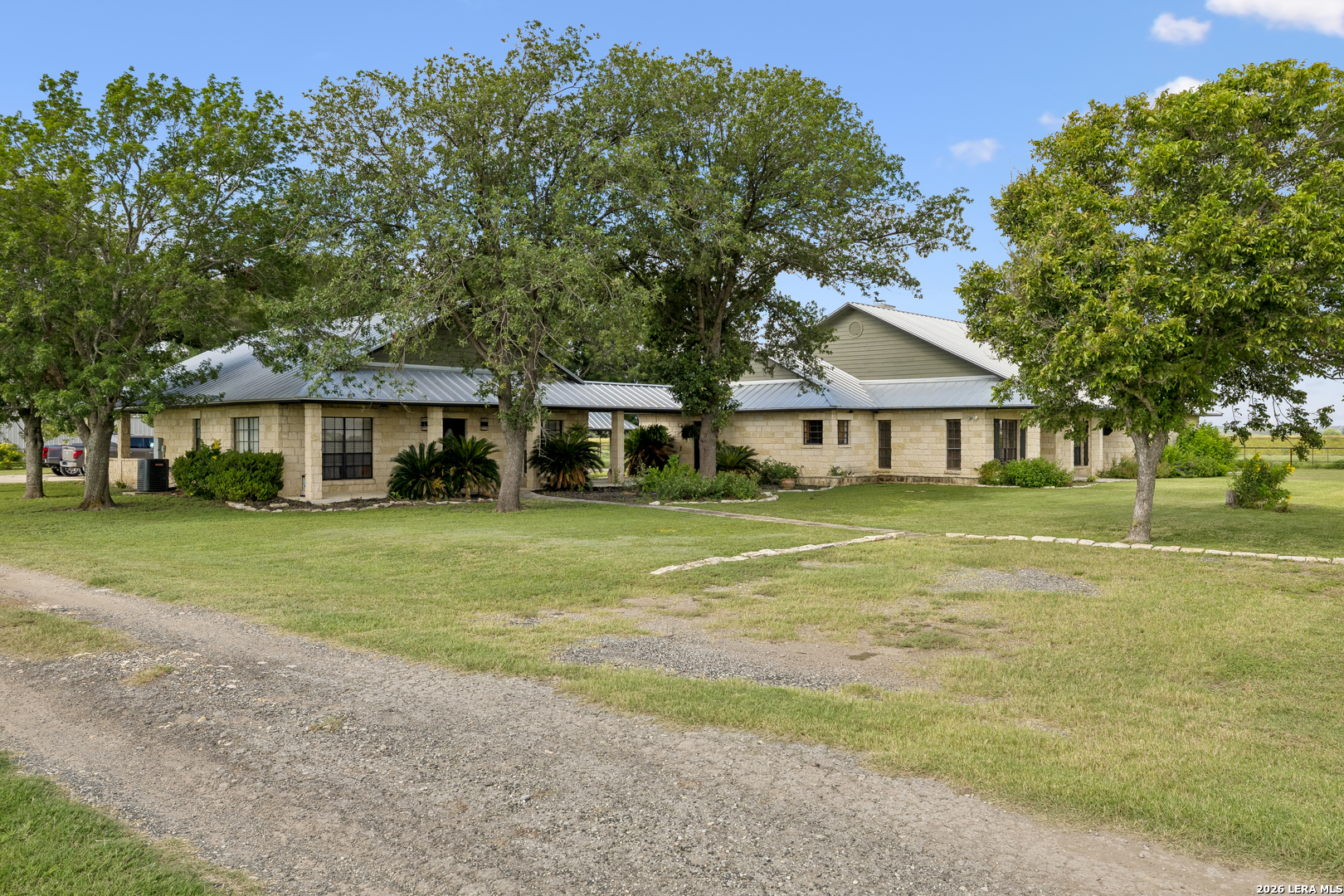 700 County Road 544 Hondo TX 78861