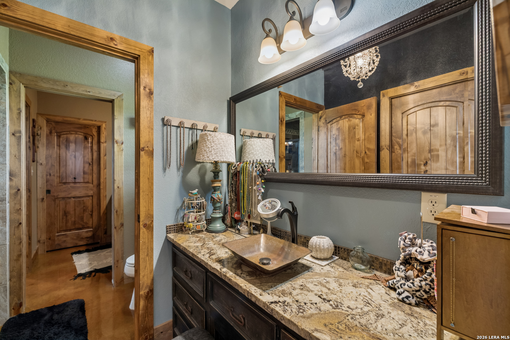 700 County Road 544 Hondo TX 78861