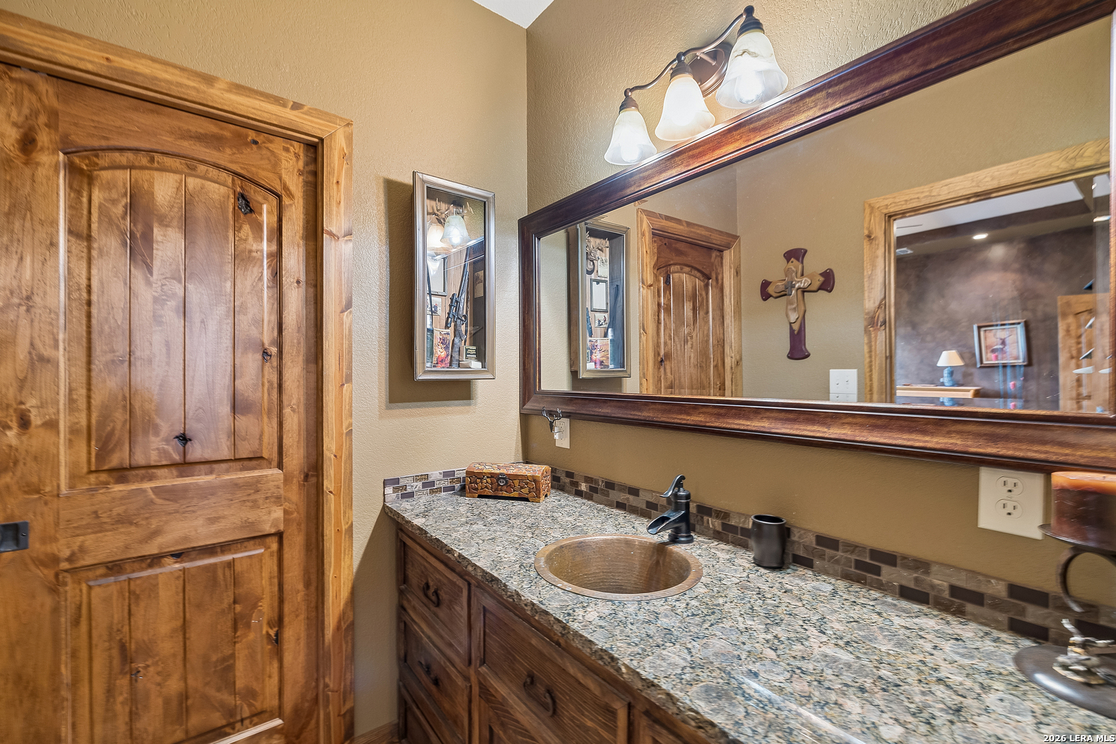 700 County Road 544 Hondo TX 78861