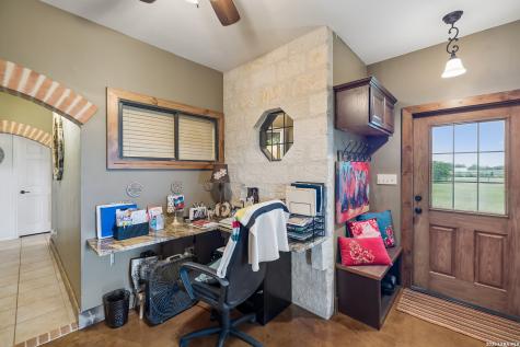 700 County Road 544 Hondo TX 78861