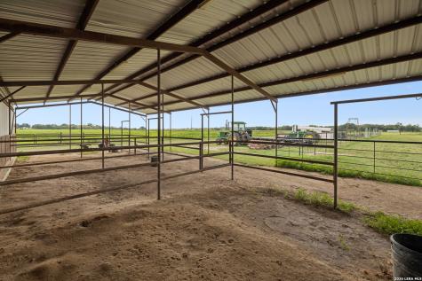 700 County Road 544 Hondo TX 78861