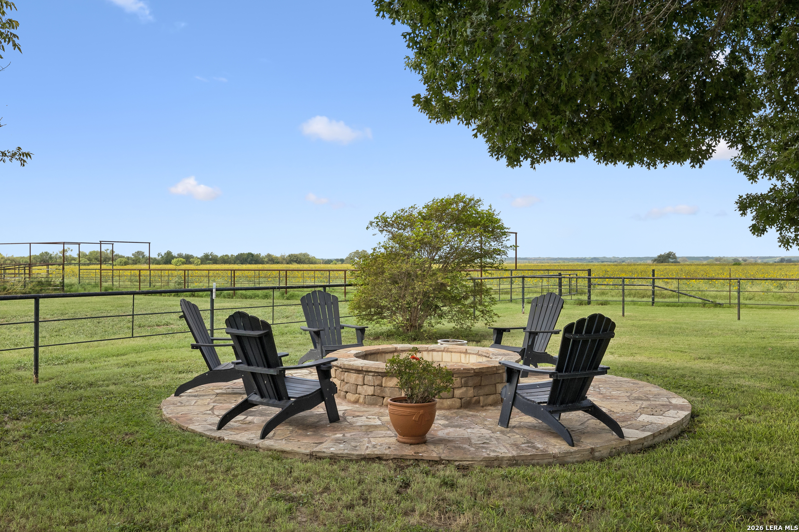 700 County Road 544 Hondo TX 78861