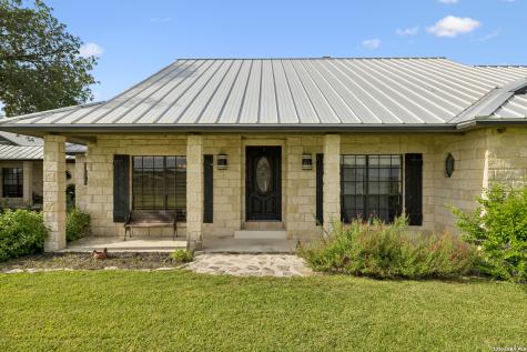 700 County Road 544 Hondo TX 78861