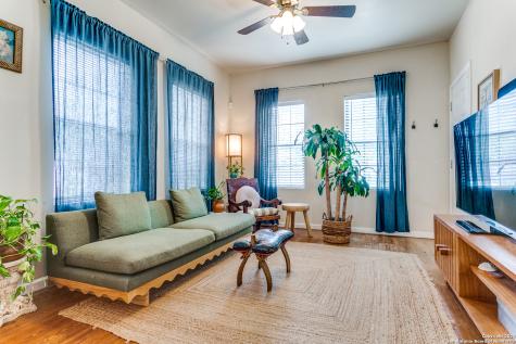 1600 W French Place San Antonio TX 78201