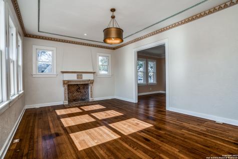 1951 W Huisache Avenue San Antonio TX 78201