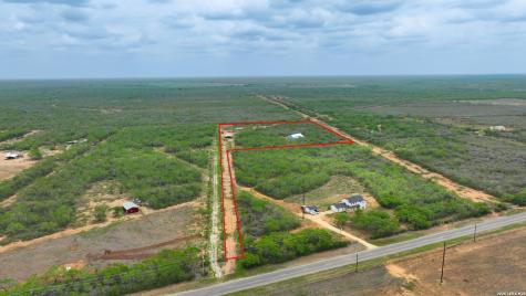 16763 Fm 1333 Charlotte TX 78011