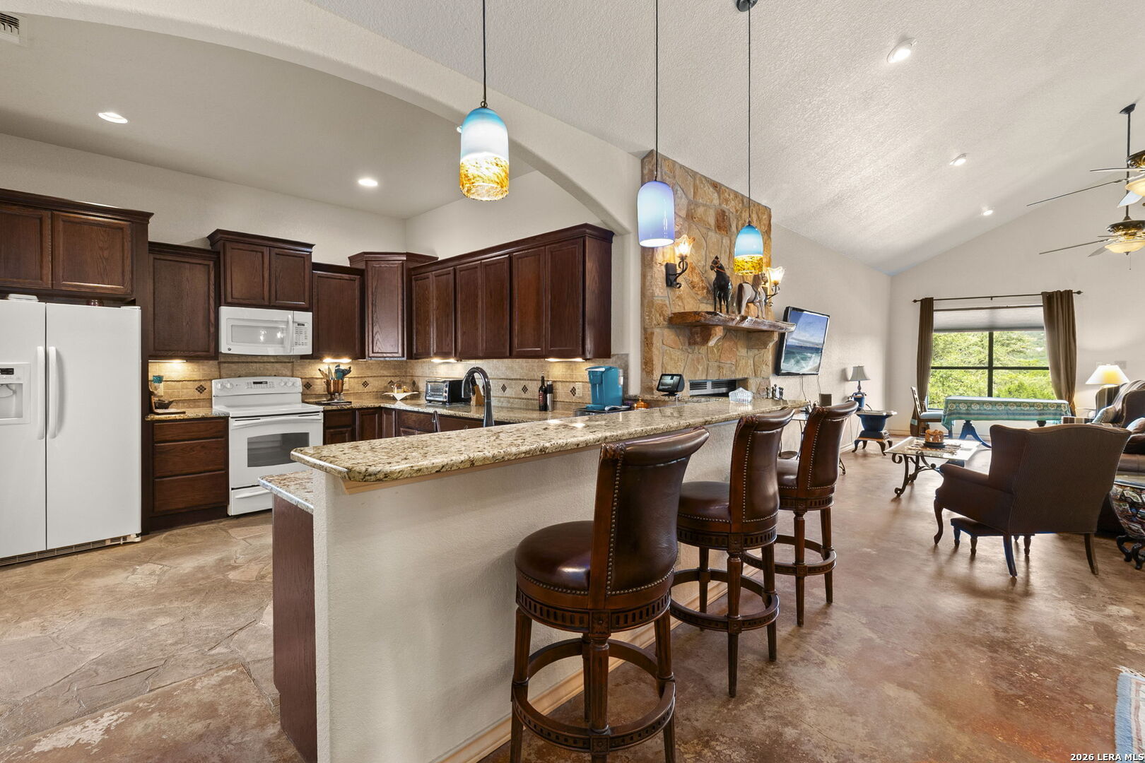 573 Hondo Oaks Drive Tarpley TX 78883