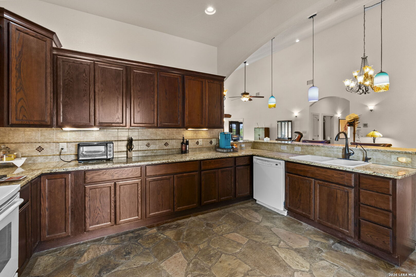 573 Hondo Oaks Drive Tarpley TX 78883