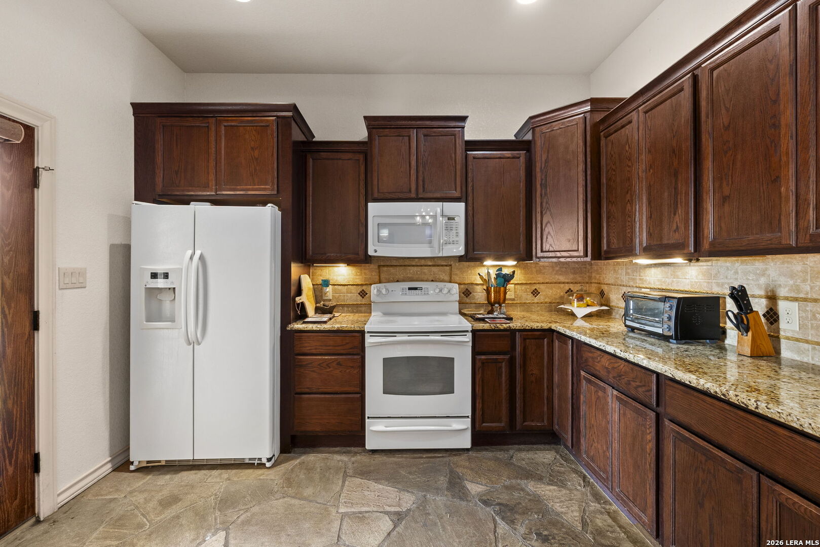 573 Hondo Oaks Drive Tarpley TX 78883
