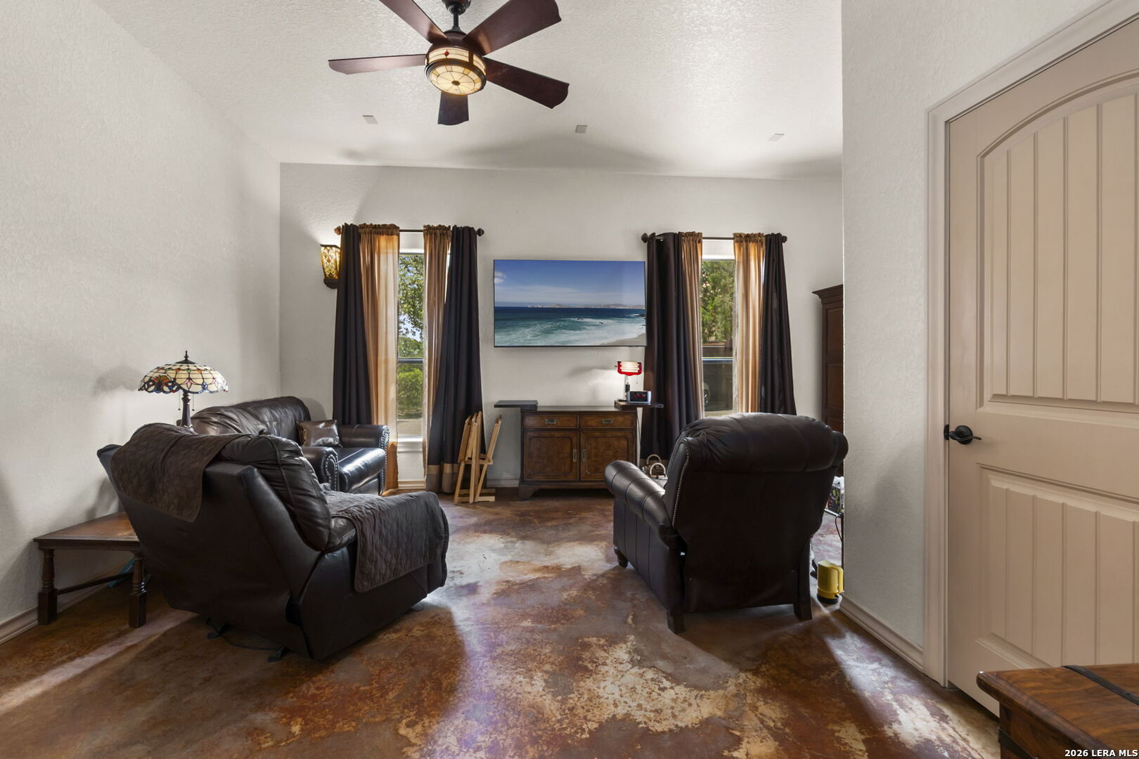 573 Hondo Oaks Drive Tarpley TX 78883