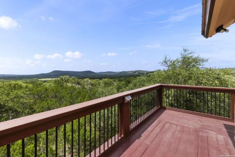 573 Hondo Oaks Drive Tarpley TX 78883