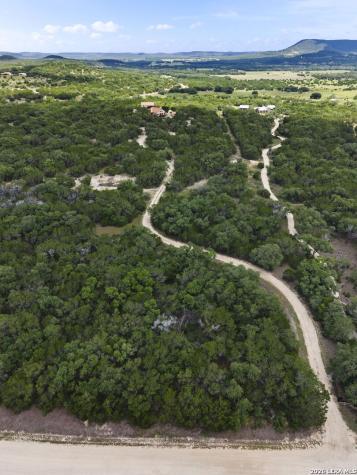 573 Hondo Oaks Drive Tarpley TX 78883