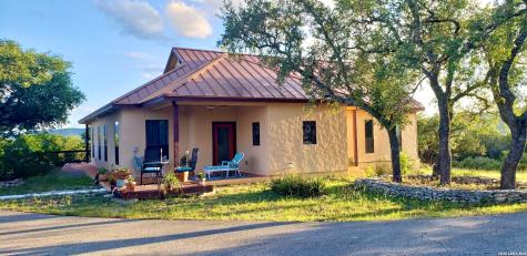 573 Hondo Oaks Drive Tarpley TX 78883