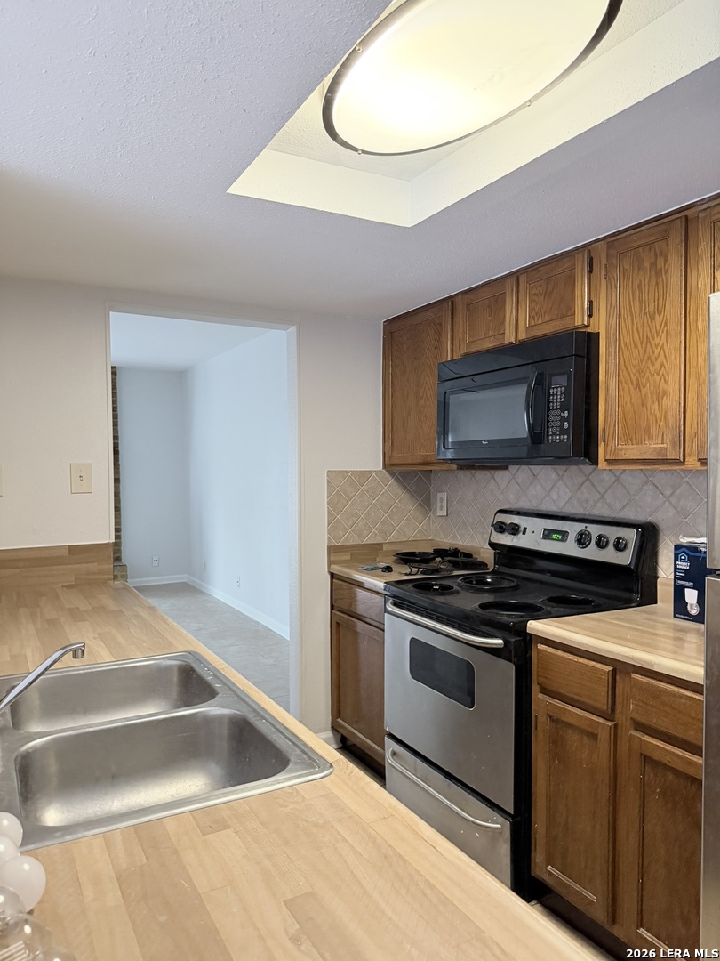 5758 Spring Moon Street San Antonio TX 78247