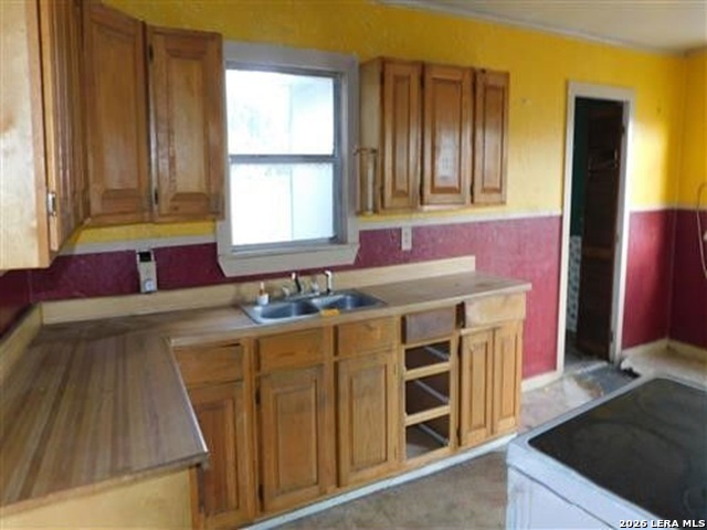 210 Colwell Street Pleasanton TX 78064